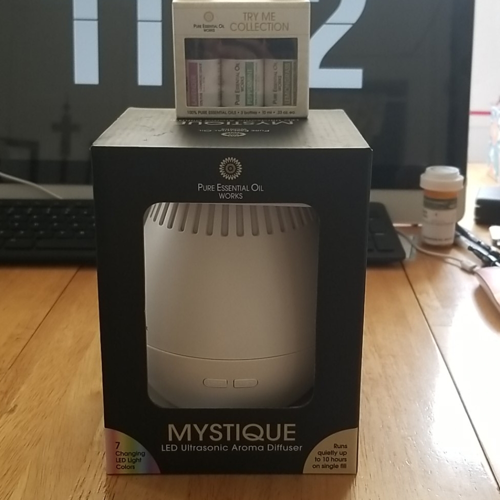 LED Diffuser with Sample Essential Oils